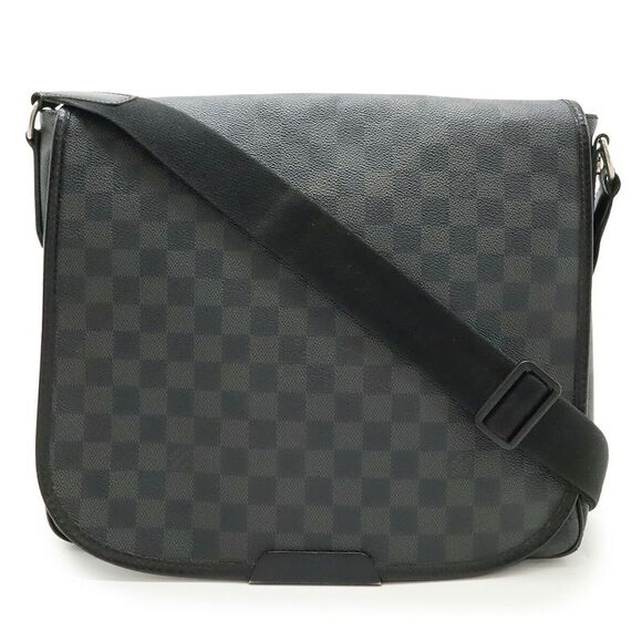 Louis Vuitton Damier Graphite Daniel MM Messenger Bag - Picture 1 of 8